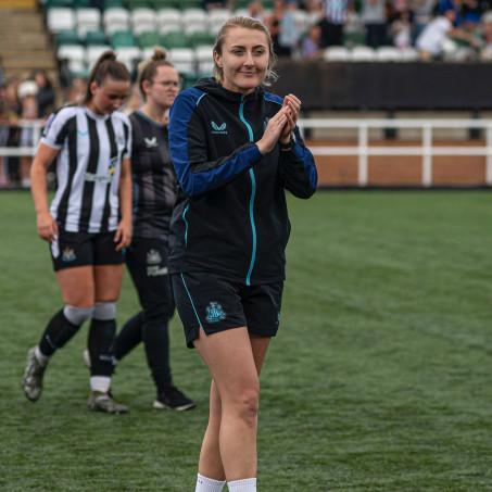 becky-langley-applauds-fans-stockport